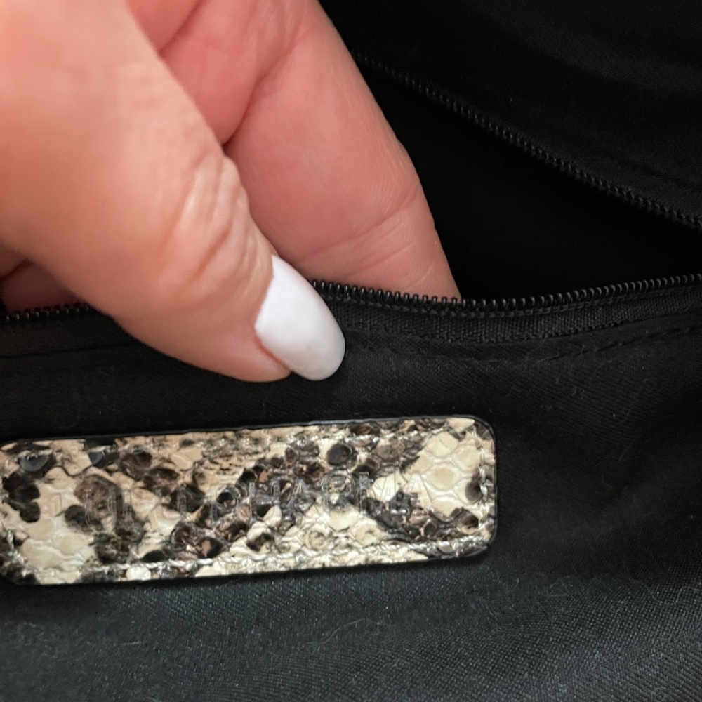 Large Handbag - Picture 6 of 6